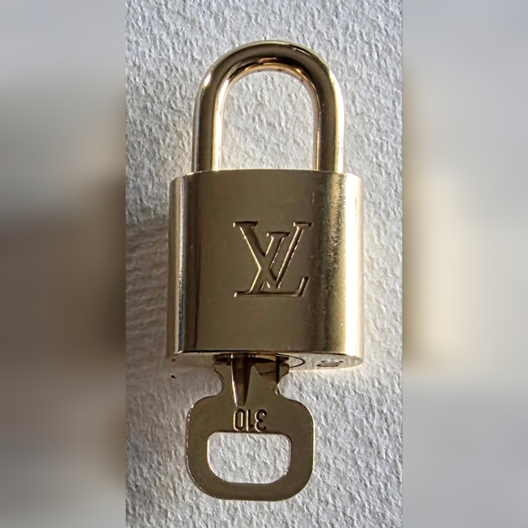 LOUIS VUITTON Lock And Key #310 - Picture 2 of 9